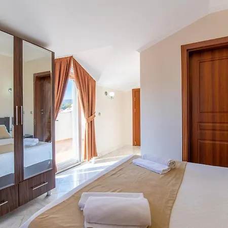 Coral6 With Private Pool And Direct Sea Views Fethiye