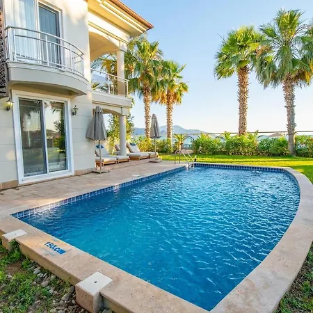 Coral6 With Private Pool And Direct Sea Views Fethiye